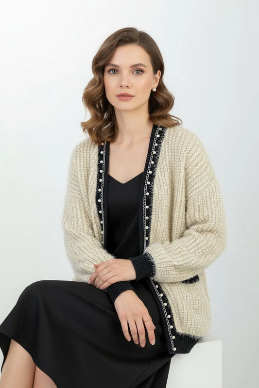 Дамска пухкава жилетка - овърсайз с перли и верижка-жилетки-6Sense