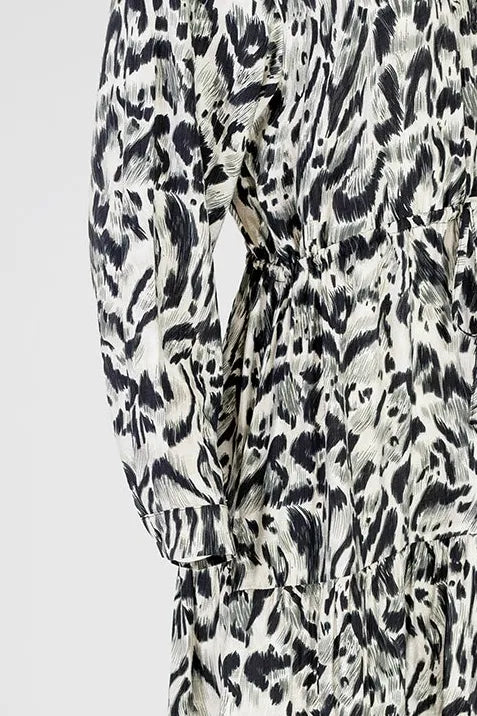 Дамска рокля с животински принт в черно и бяло - Black and white-рокли-6Sense