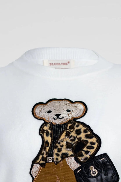 Дамски бял плетен пуловер с апликация мечок - Urban Bear-пуловери-6Sense