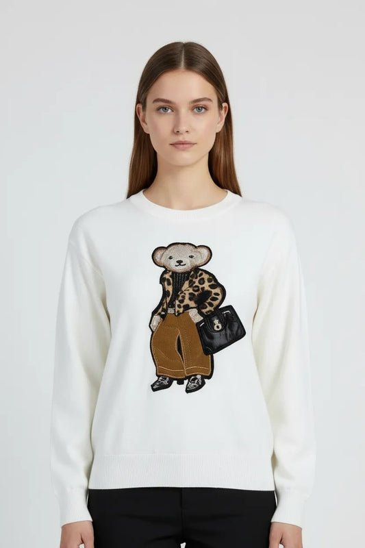 Дамски бял плетен пуловер с апликация мечок - Urban Bear-пуловери-6Sense