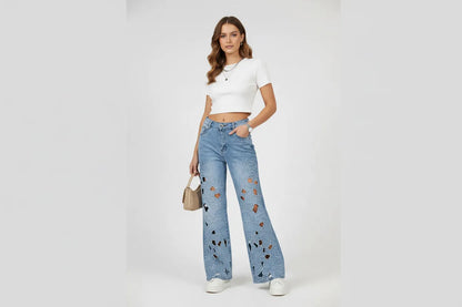 Дамски светлосини дънки Floral Cutwork Plus size с рязана флорална бродерия, висока талия и прав крачол.