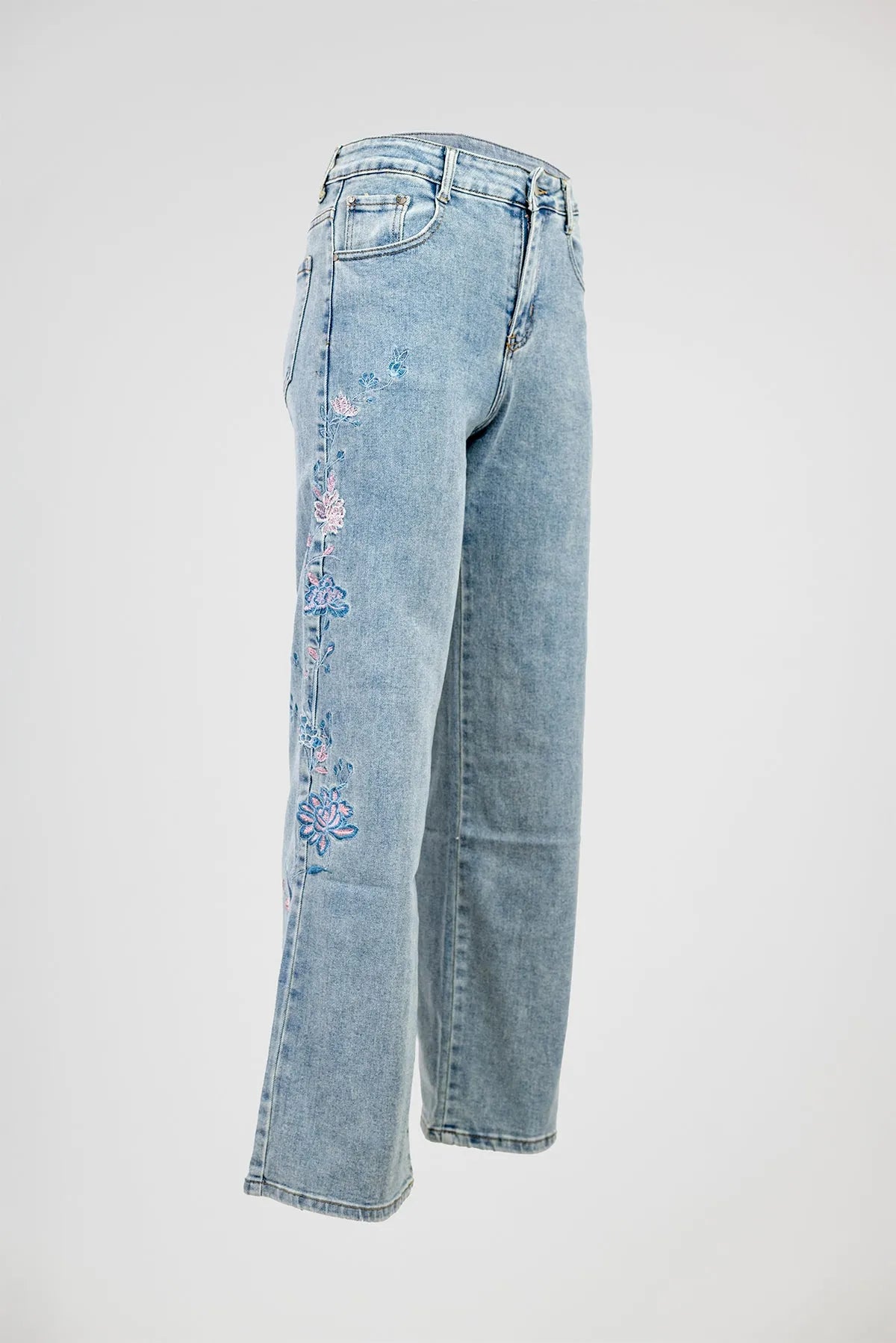 Дамски дънки със светъл деним и флорална бродерия - Denim flower-дънки-6Sense