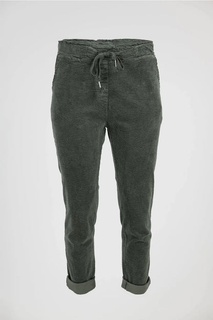 Дамски джинси Forest Cord – горско зелен кадифен комфорт-джинси-6Sense