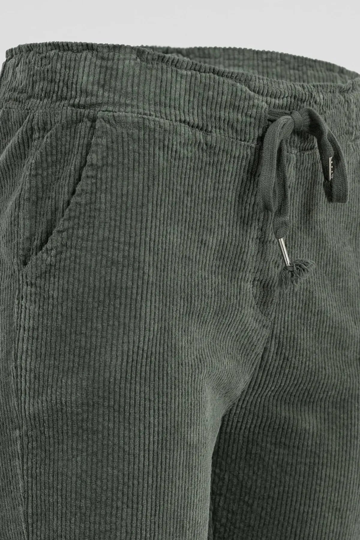 Дамски джинси Forest Cord – горско зелен кадифен комфорт-джинси-6Sense