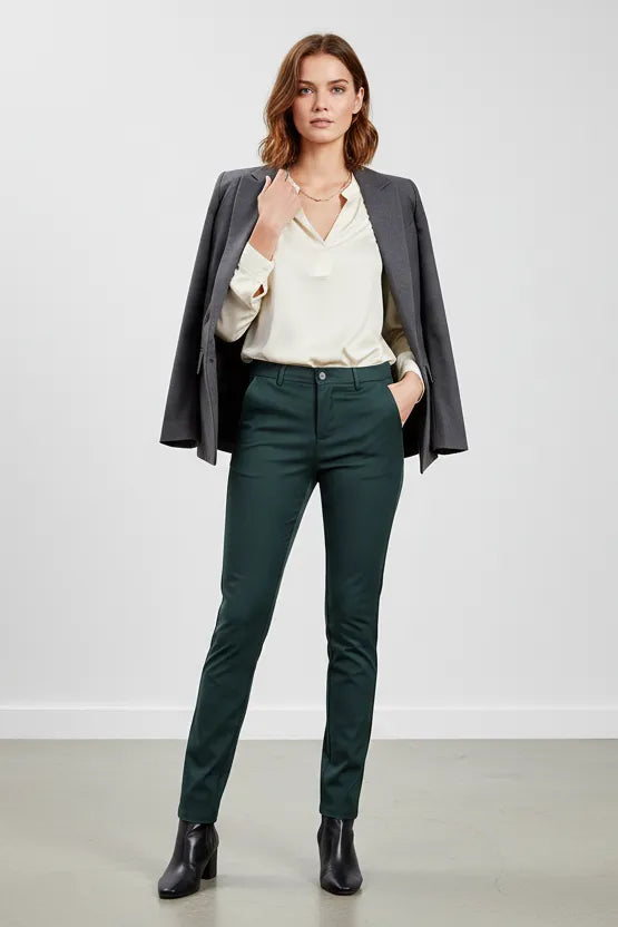 Дамски елегантни панталони в тъмно зелено - True chic-панталони-6Sense