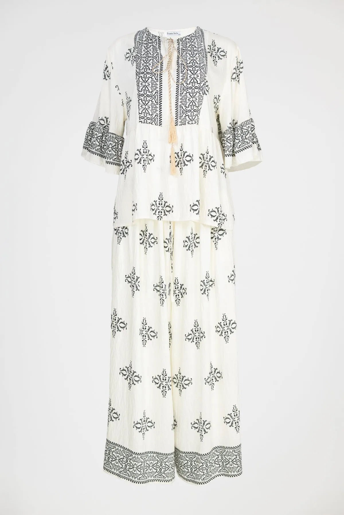 Дамски комплект блуза и панталон с бродерия – Boho Grace-комплекти-6Sense