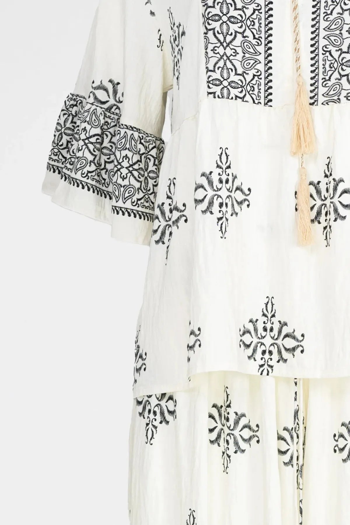 Дамски комплект блуза и панталон с бродерия – Boho Grace-комплекти-6Sense