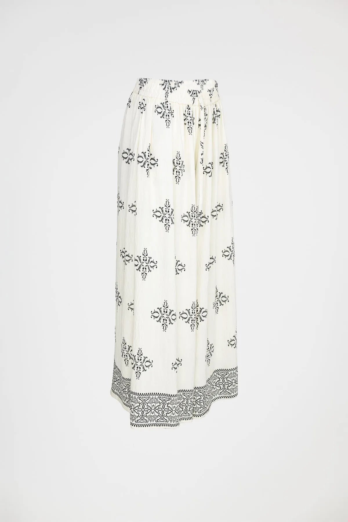 Дамски комплект блуза и панталон с бродерия – Boho Grace-комплекти-6Sense