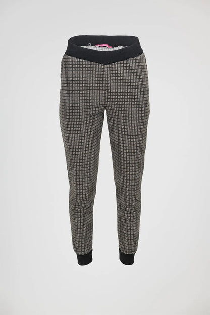 Дамски комплект Grid Comfort – горнище с качулка и панталон-комплекти-6Sense