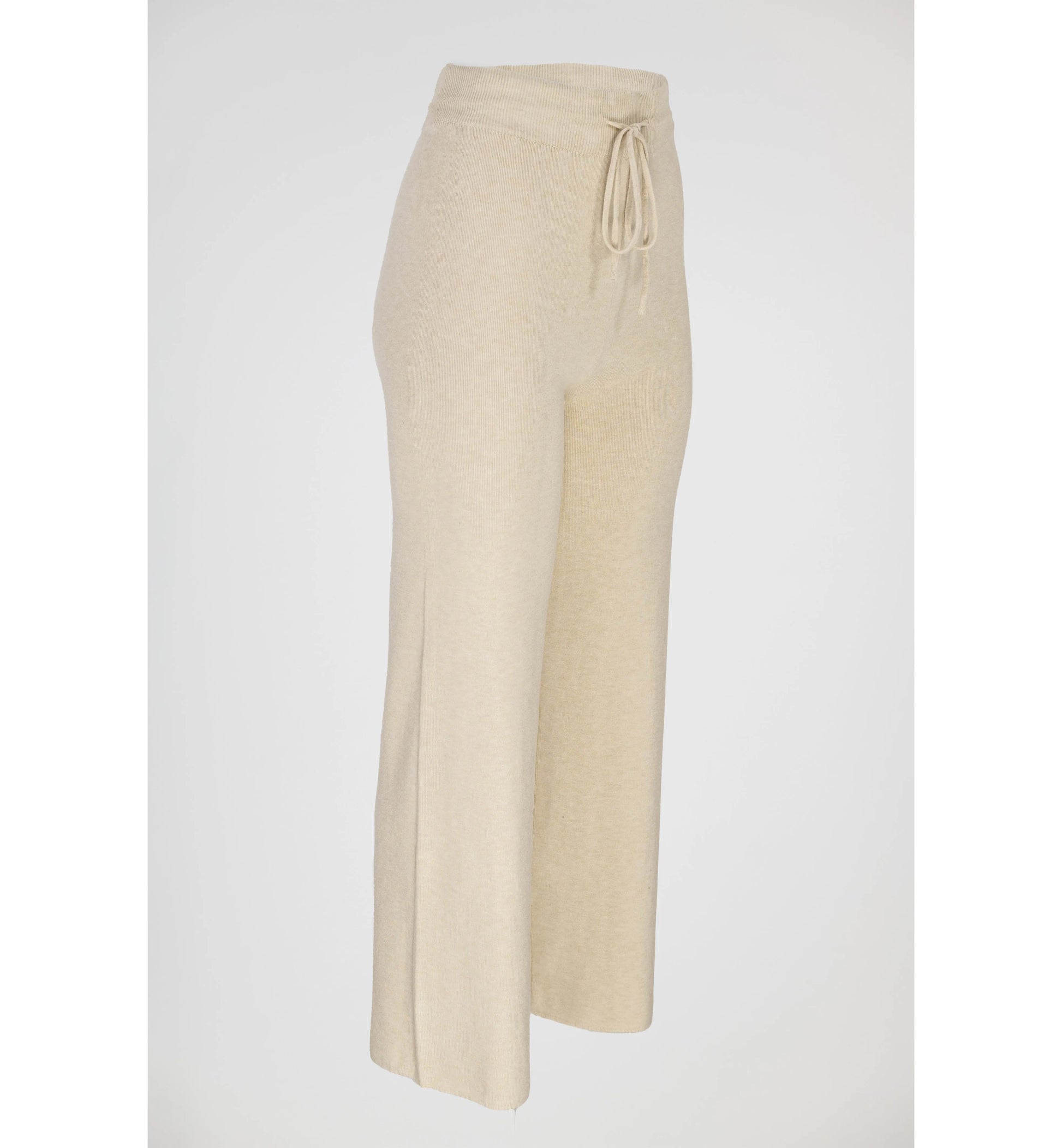 Дамски комплект от фино плетиво в нежно бежово - Layla-комплекти-6Sense