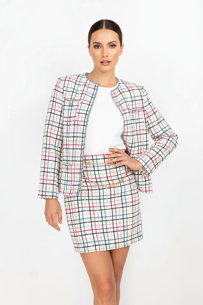 Дамски комплект – сако и пола в бяло с многоцветно каре - Evelyn-комплекти-6Sense