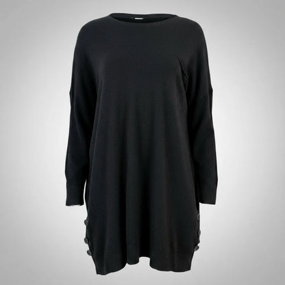 Дамски овърсайз пуловер с копчета в черно, елегантен и универсален за есен-зима.