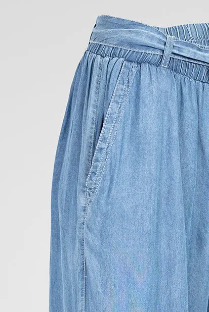 Дамски панталон с широки крачоли и висока талия – Light Denim-панталони-6Sense