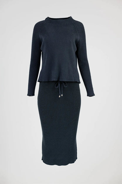 Дамски плетен комплект пола и топ в черно - Black Shine-комплекти-6Sense