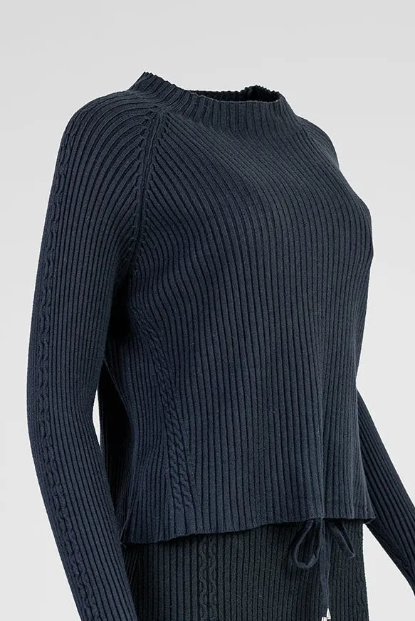 Дамски плетен комплект пола и топ в черно - Black Shine-комплекти-6Sense