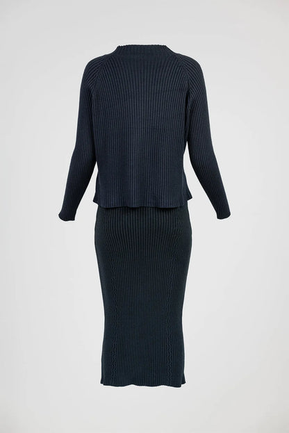 Дамски плетен комплект пола и топ в черно - Black Shine-комплекти-6Sense