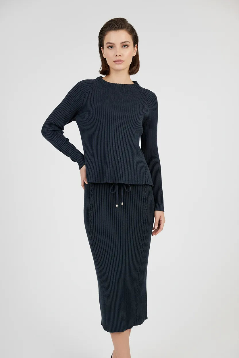 Дамски плетен комплект пола и топ в черно - Black Shine-комплекти-6Sense