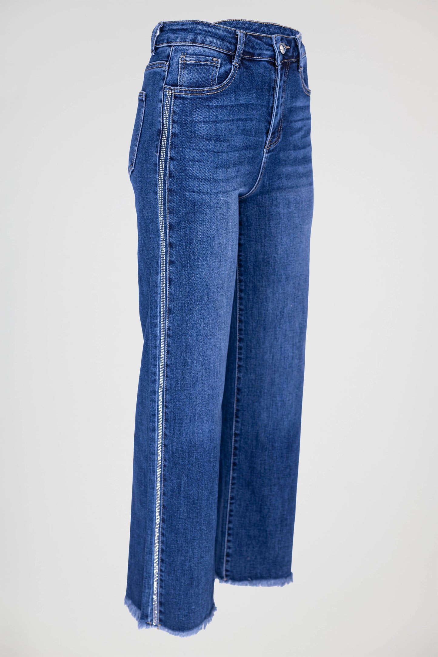 Дамски сини дънки с прав крачол и декоративна лента от Crystal Line, стилен и модерен избор за всяка визия.