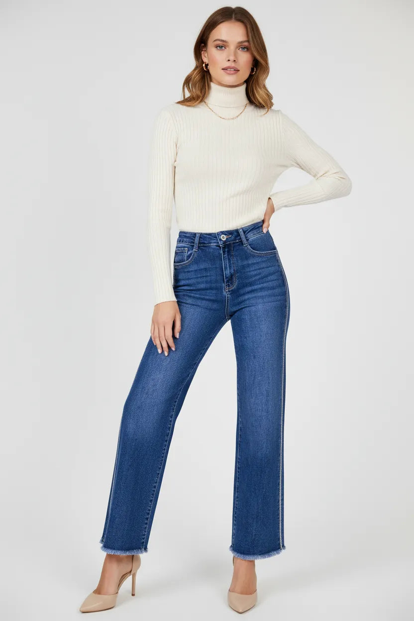 Дамски сини дънки с прав крачол и декоративна лента от Crystal Line, стилен модел с висока талия.