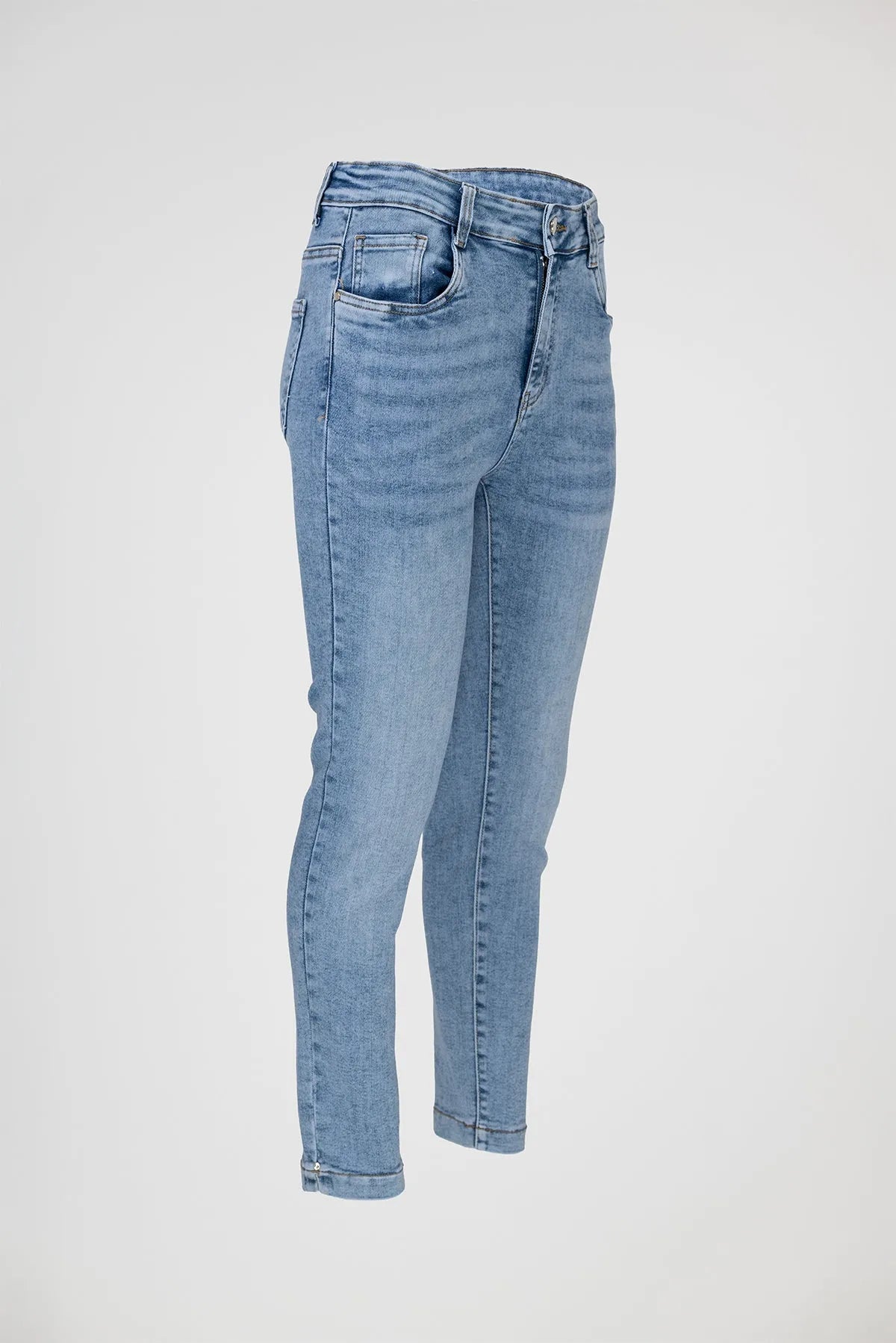Дамски светлосини еластични дънки Plus Size Skyline Blue, 5-джобен дизайн, комфортна линия.