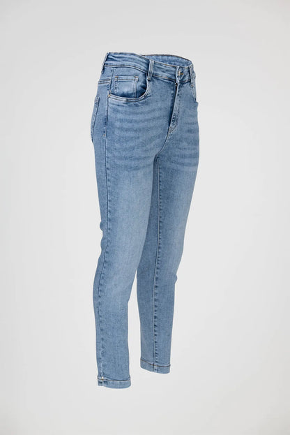 Дамски светлосини еластични дънки Plus Size Skyline Blue, 5-джобен дизайн, комфортна линия.