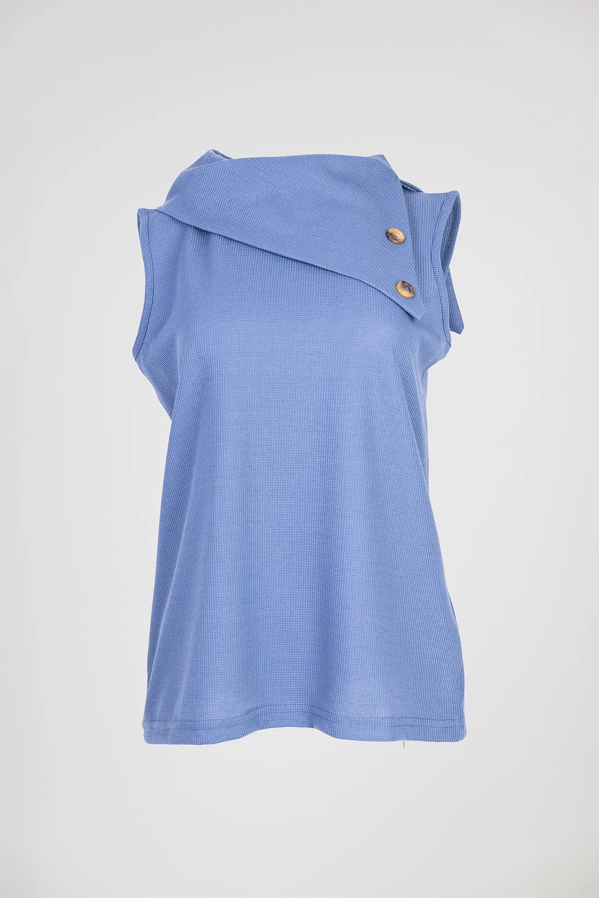 Дамски топ без ръкави с асиметрична яка - Soft Edge-блузи-6Sense