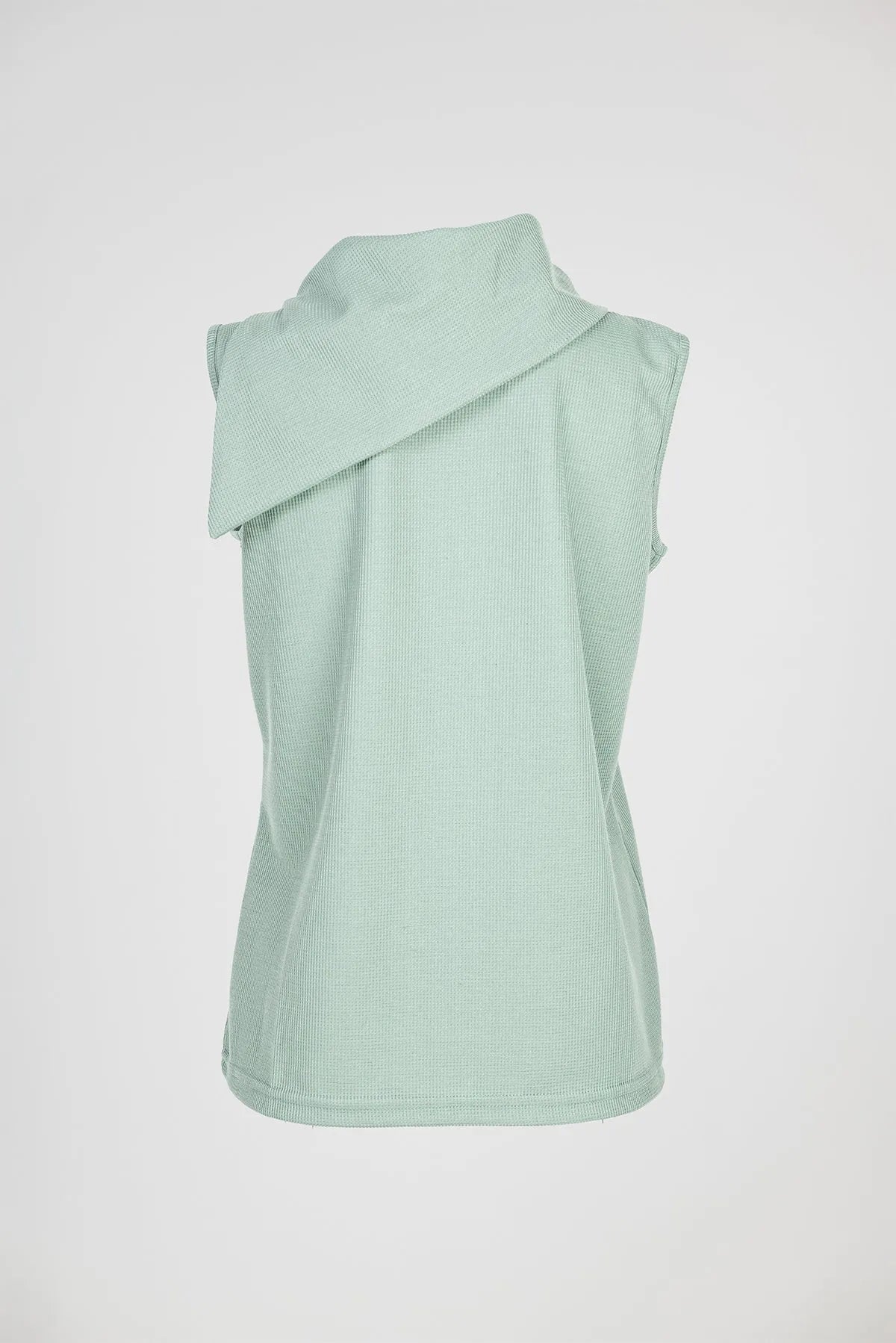 Дамски топ без ръкави с асиметрична яка - Soft Edge-блузи-6Sense