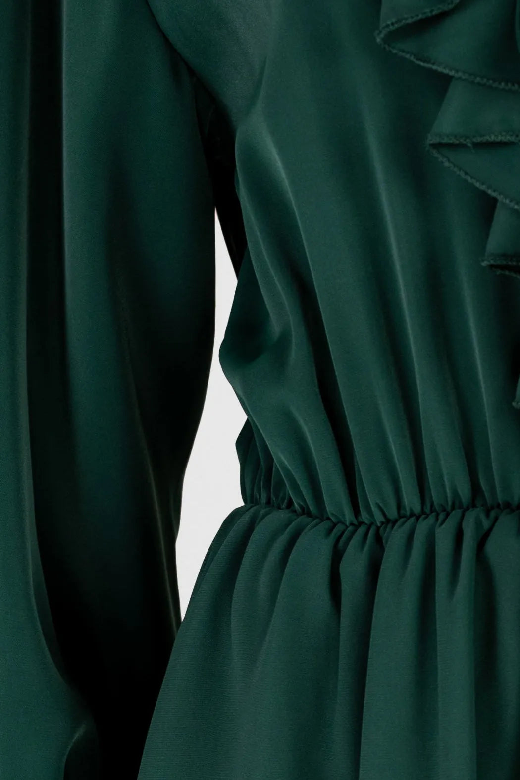 Eлегантна зелена рокля с жабо - Emerald Shine-рокли-6Sense