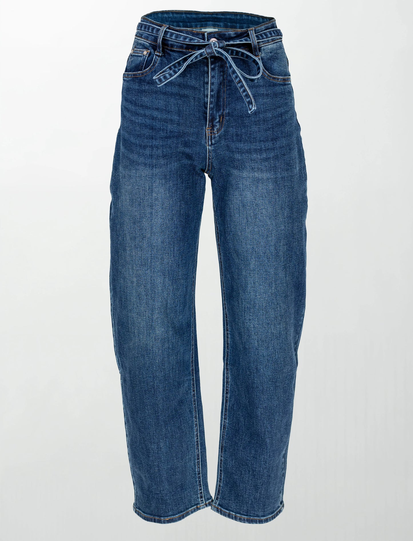 Стилни сини деним дънки с връзка на талията за регулируемо прилягане и комфорт.