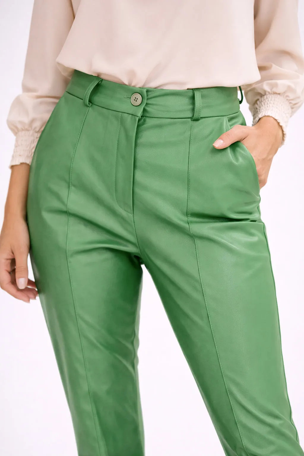 Готова визия за офиса - бежова блуза и зелени панталони от еко кожа-Готова визия-6Sense