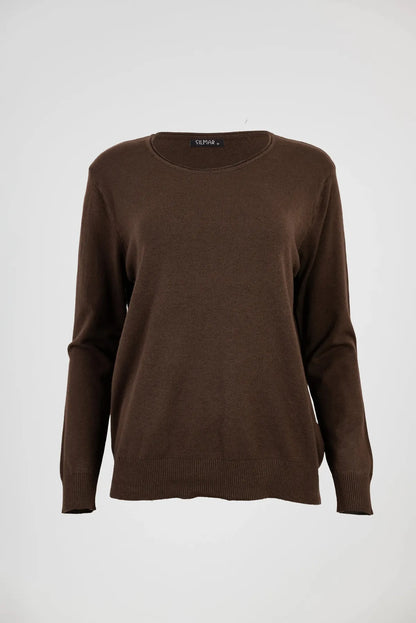 Кафяв пуловер фино плетиво с обло деколте - Essential Soft-пуловери-6Sense