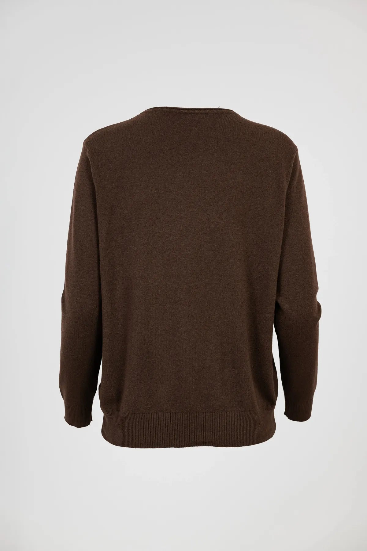 Кафяв пуловер фино плетиво с обло деколте - Essential Soft-пуловери-6Sense