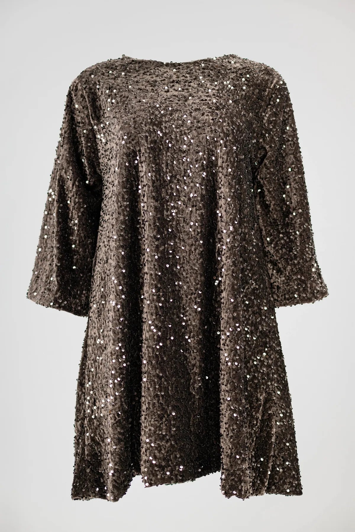 Kафява рокля с пайети и панделка на гърба - Cocoa Sparkle-рокли-6Sense