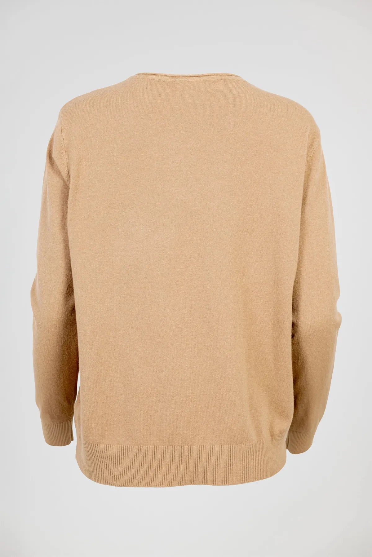 Камел пуловер фино плетиво с обло деколте - Essential Soft-пуловери-6Sense