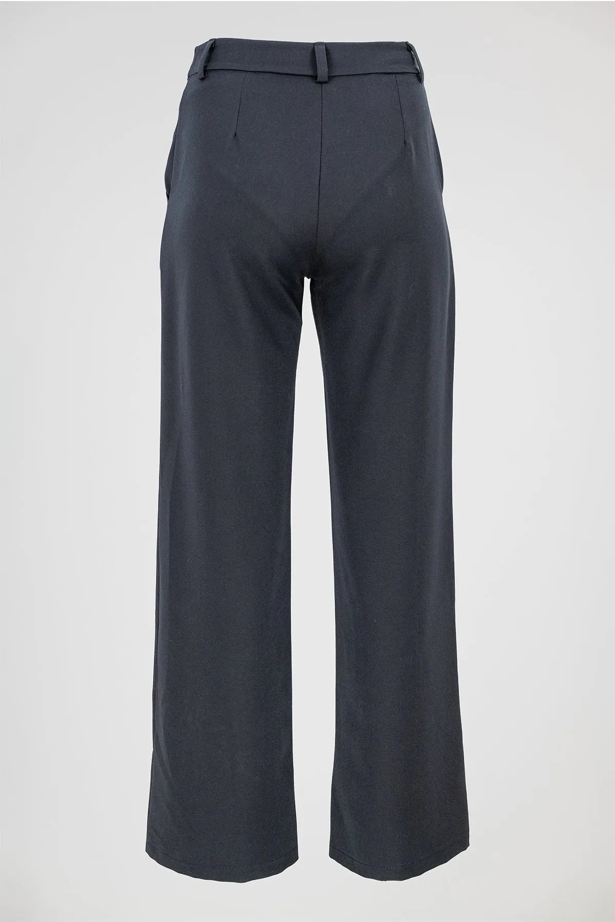 Elegant black wide-leg trousers with belt loops, perfect for office or smart-casual style.