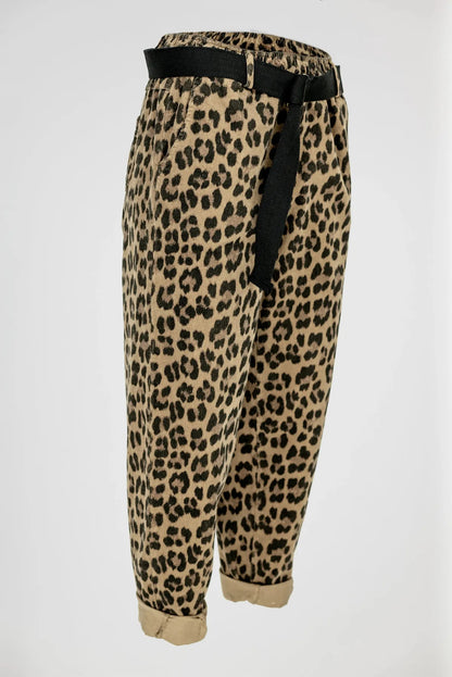 Леопардови дамски джинси Leopard Street от мек памук с еластан, еластична талия и черен колан.