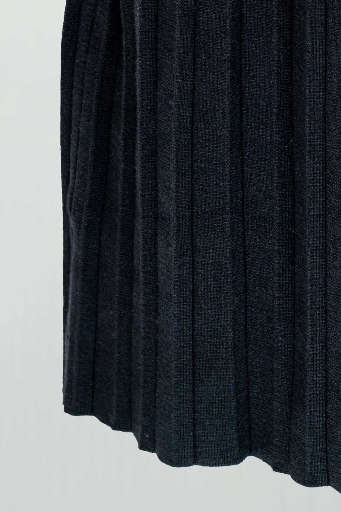 Плетена плисирана пола с колан - Noir Pleat-Поли-6Sense