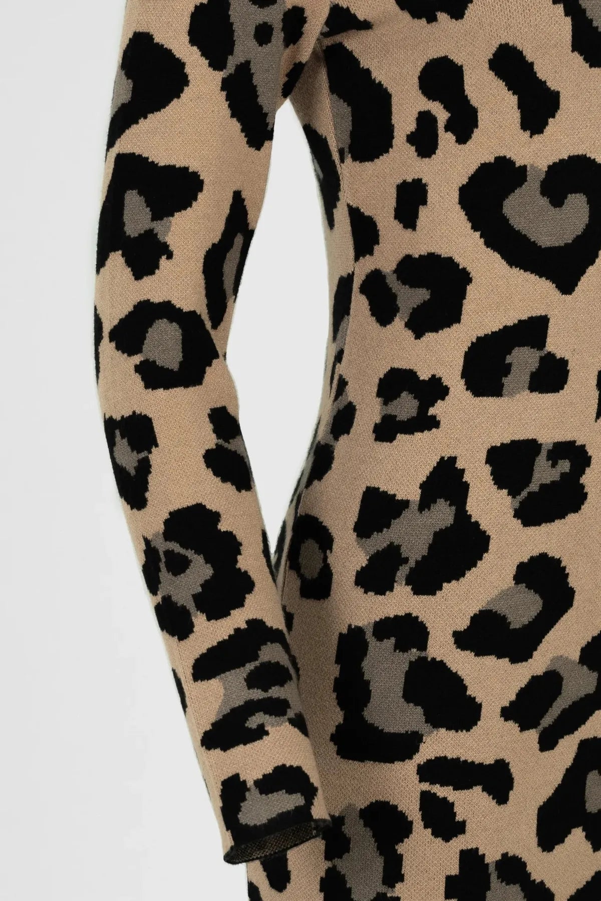 Плетена рокля с леопардов принт - Leopard Knit –-рокли-6Sense
