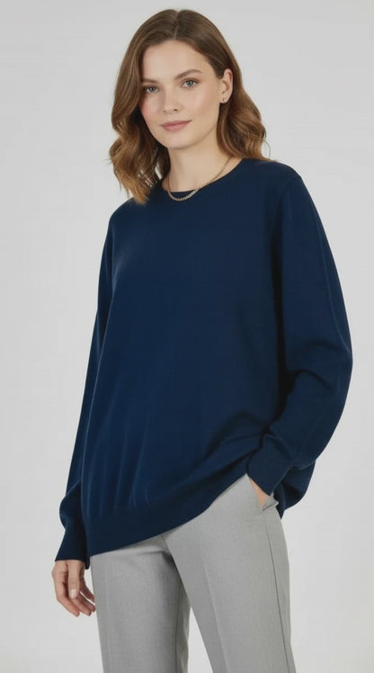 Тъмносин пуловер фино плетиво с обло деколте - Soft Blue