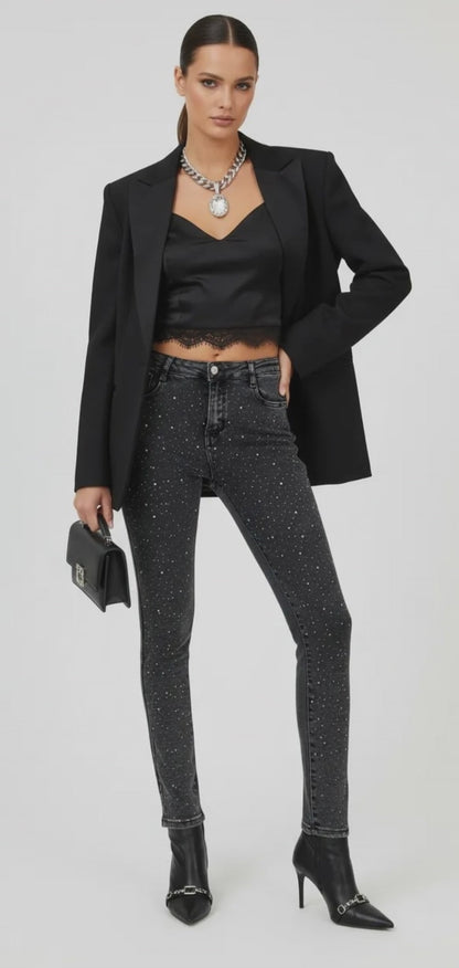 Черни дамски дънки с камъни и втален силует – Spark Denim