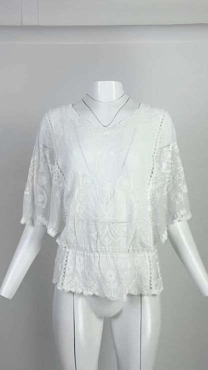 Дамска бяла дантелена блуза с ластик в талията White Grace