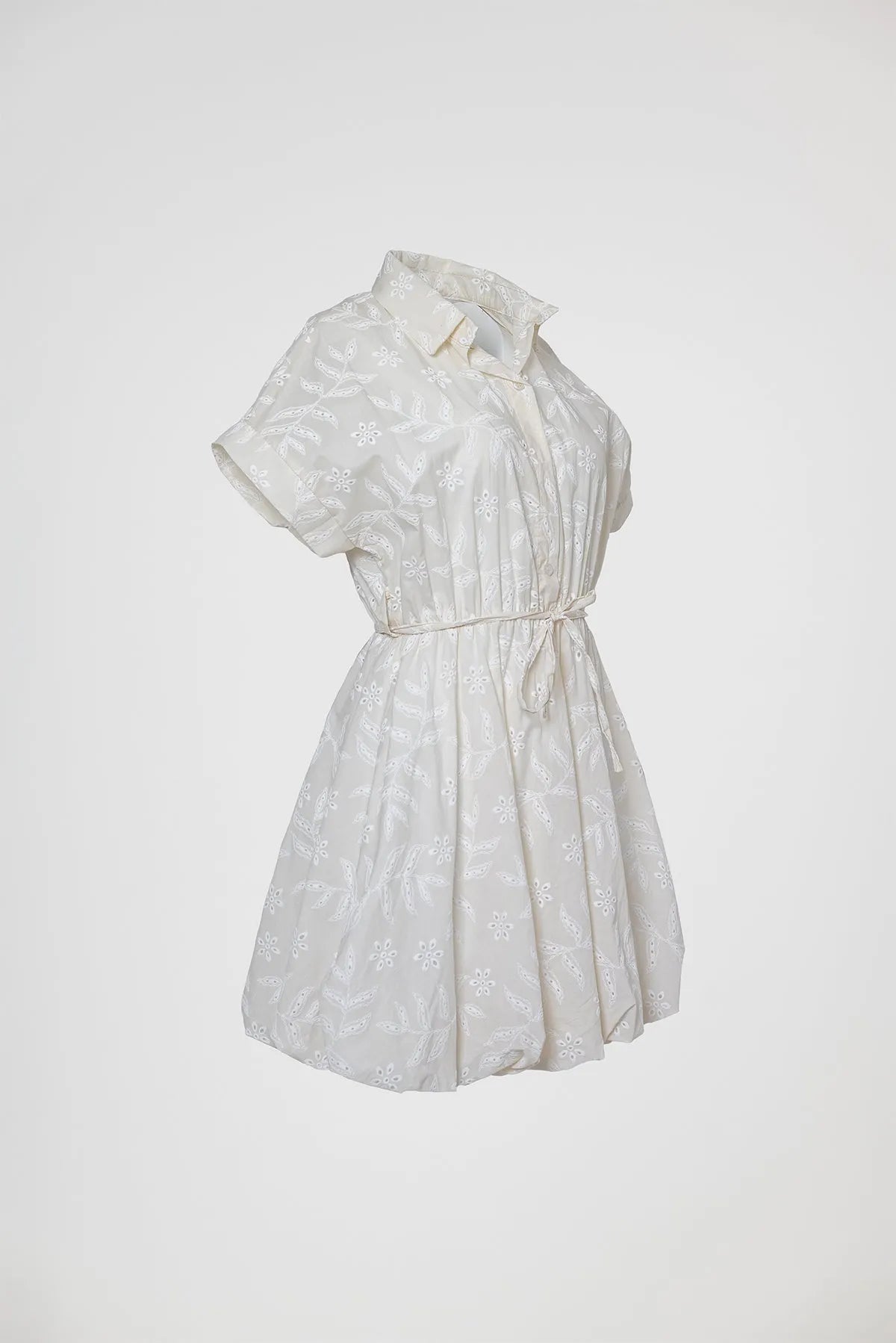 Рокля балон с рязана бродерия в екрю с колан – Ivory Lace-рокли-6Sense