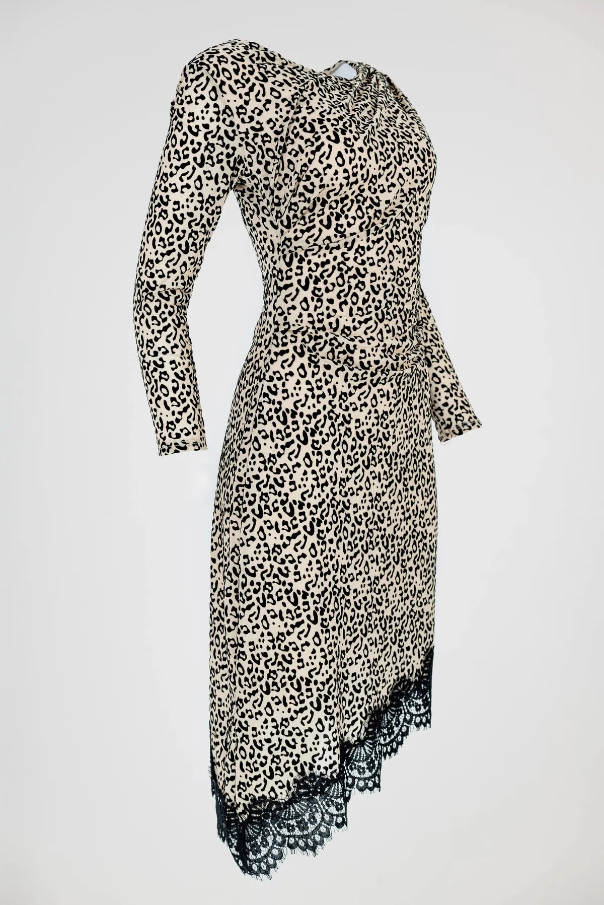 Рокля с леопардов принт и асиметричен дантелен подгъв - Leopard Noir
