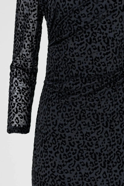 Рокля в черно леопардово кадифе с дантелeн финал - Wild Leopard Lace-рокли-6Sense