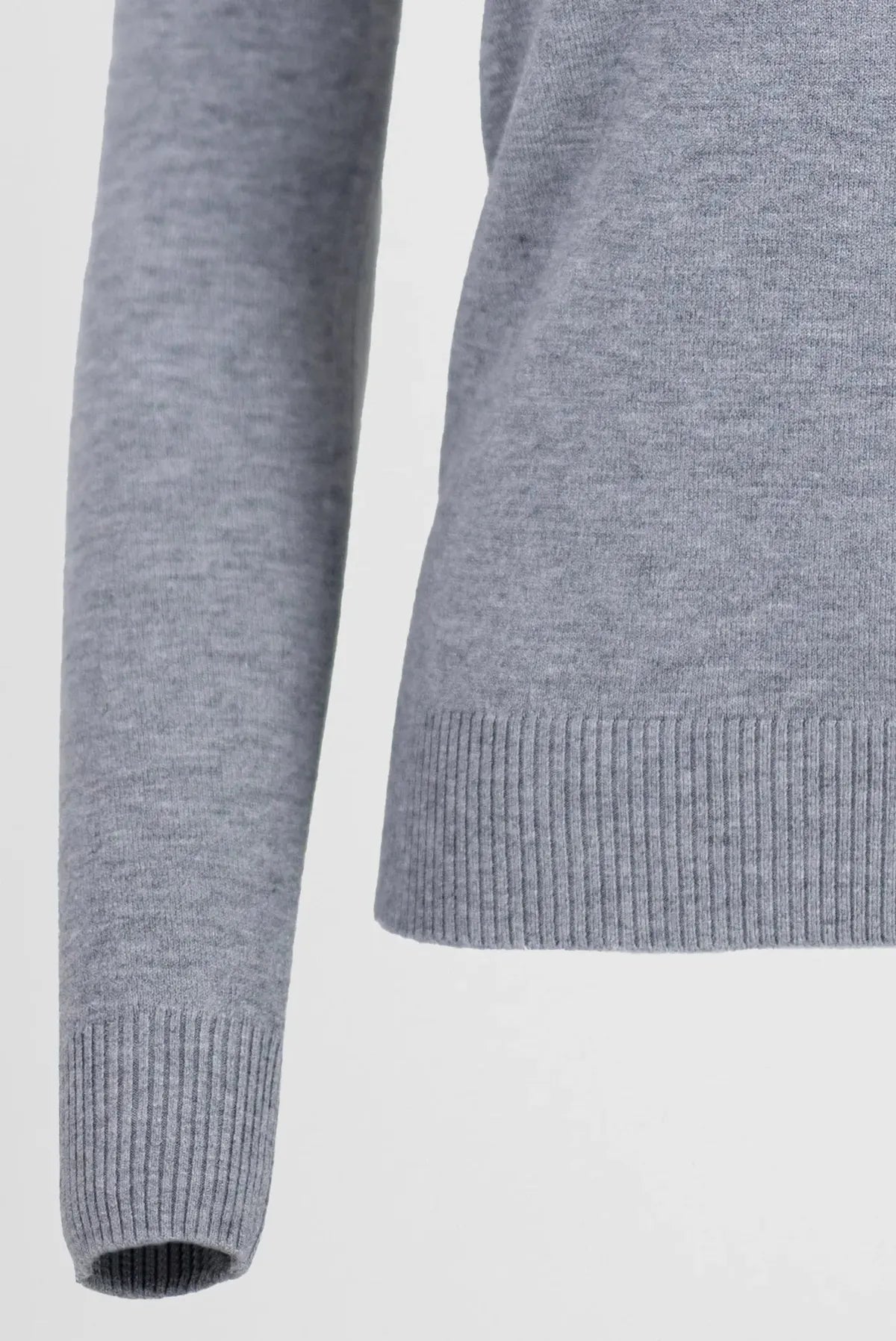 Сива блуза от фино плетиво с полу-поло - Soft Mock-блузи-6Sense