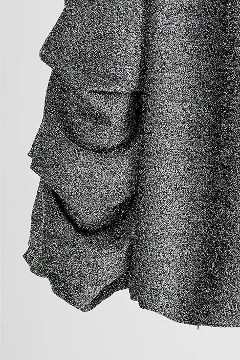 Сребриста блуза с паднало рамо и ефектен блясък – Silver Drape-блузи-6Sense