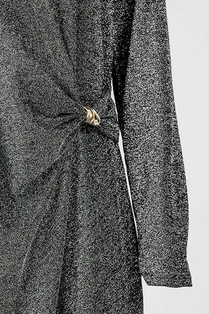 Сребриста рокля с фин блясък и асиметричен акцент – Silver Knot-рокли-6Sense