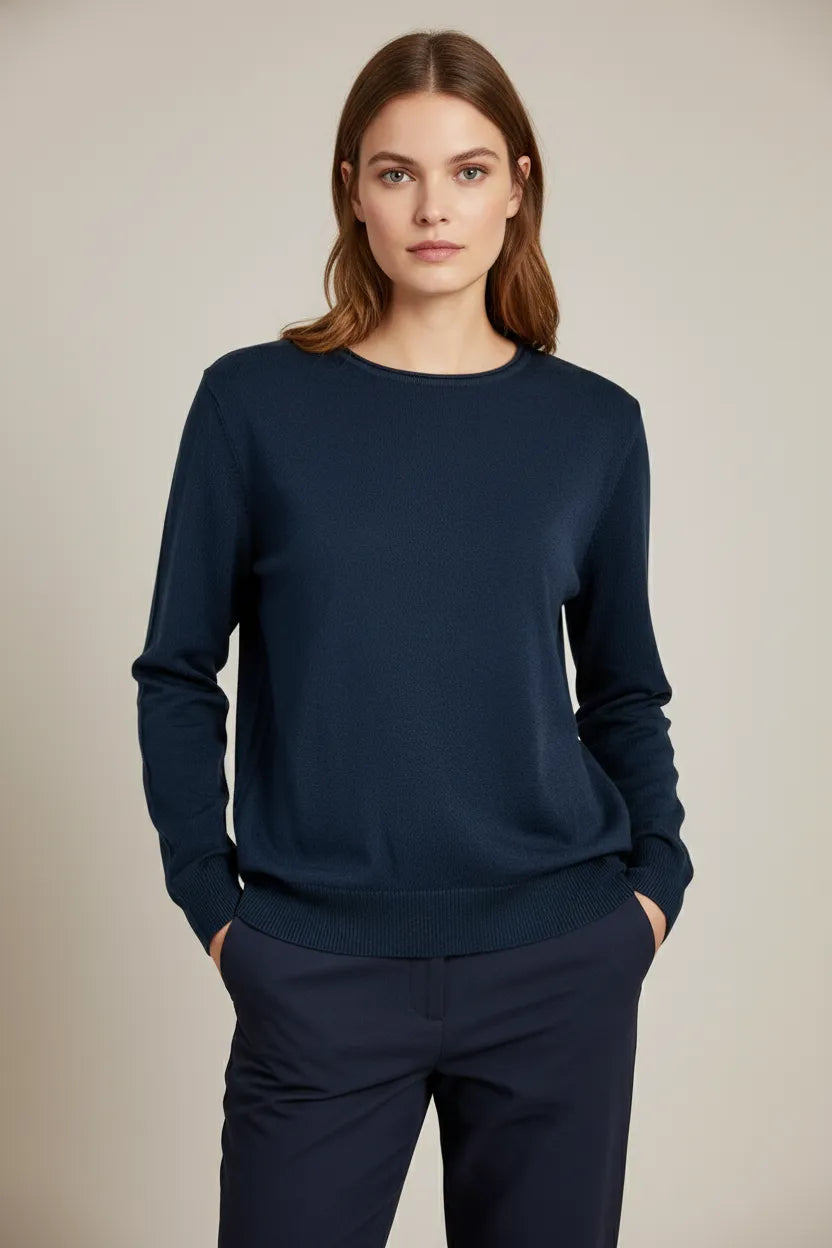 Тъмносин пуловер фино плетиво с обло деколте - Essential Soft-пуловери-6Sense